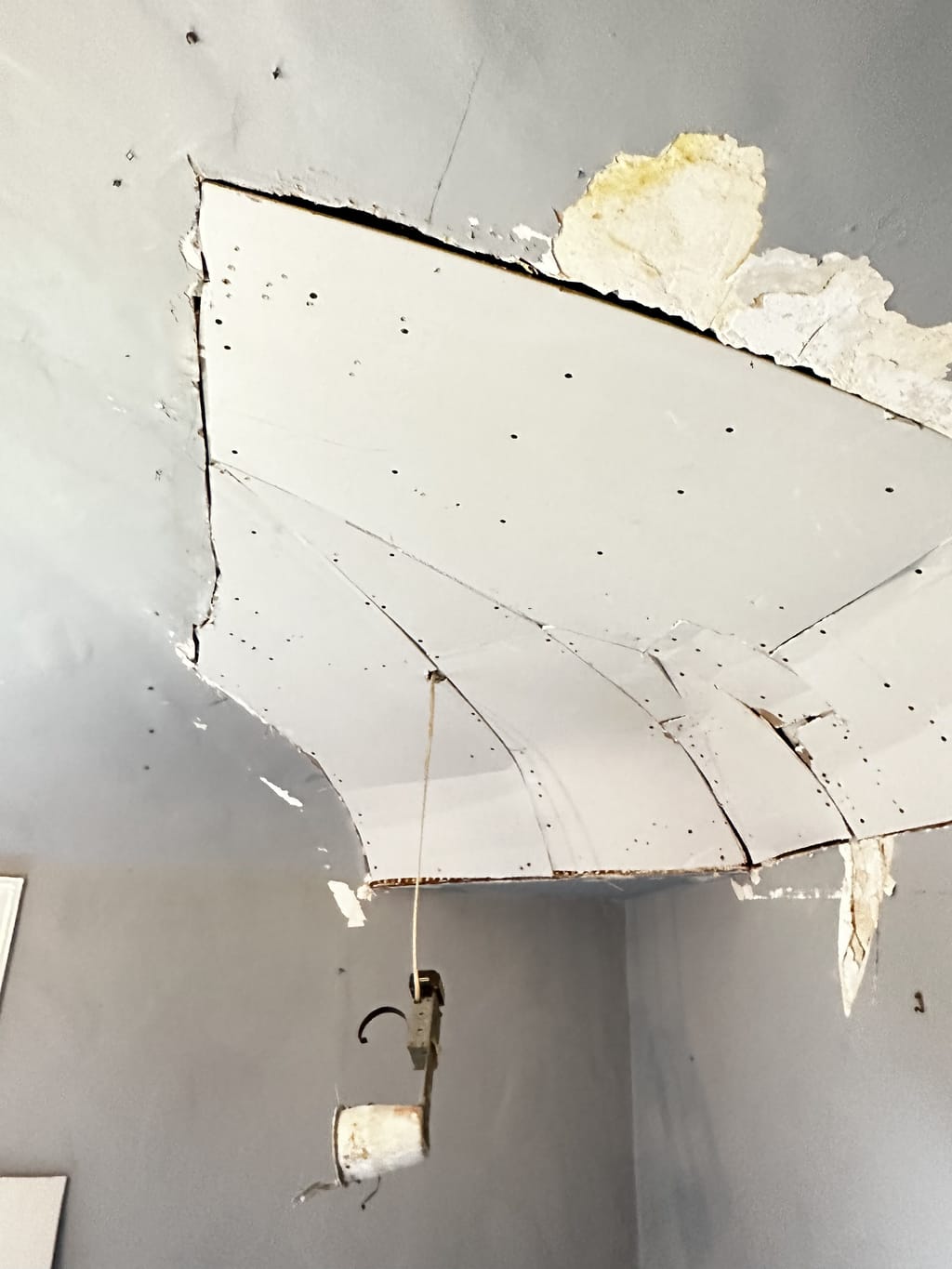Drywall shaped to the curve and screwed into a vaulted ceiling in Beverlywood, CA 90035