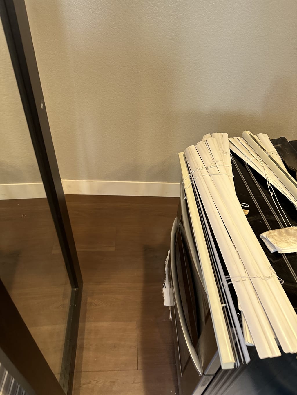 Finished room corner with fresh paint and clean baseboard in Camarillo, CA 93010